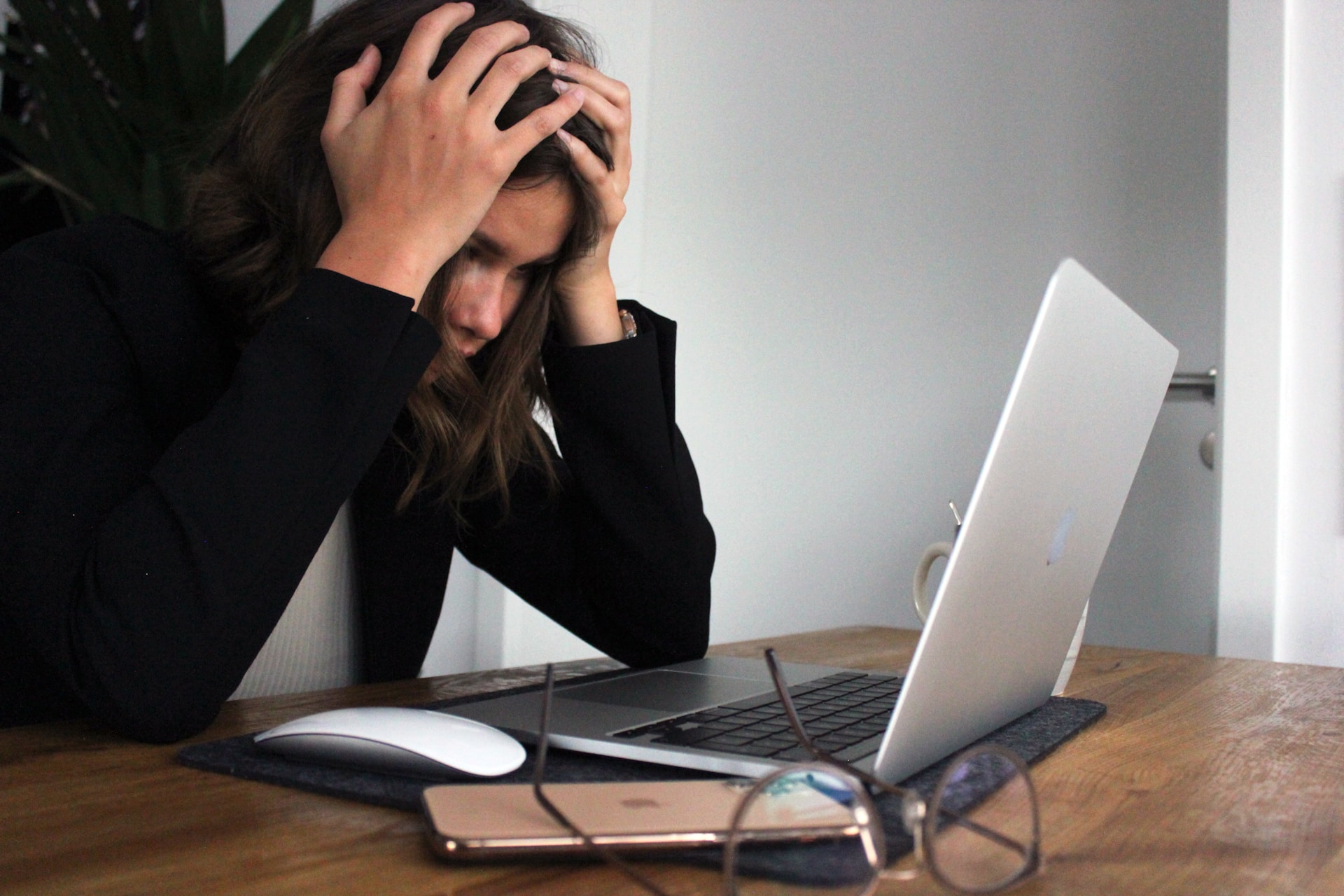 Read more about the article Managing Stress in the Digital Age